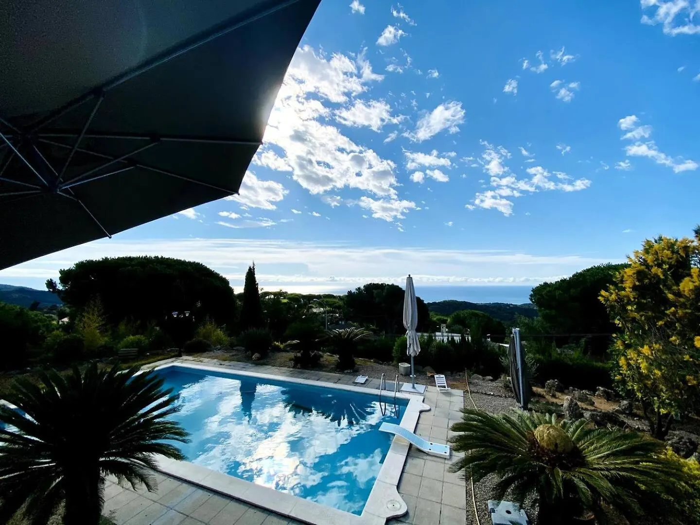 Intimate Family Villa With Big Private Pool & Panoramic Sea View Arenys de Munt Spain